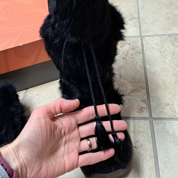 ULU Akna Black Fur-Trimmed Women's Boots Size 8 - Picture 7 of 11